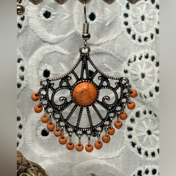 Paparazzi earrings Antique silver toned frame featuring filigree design. - Picture 3 of 3